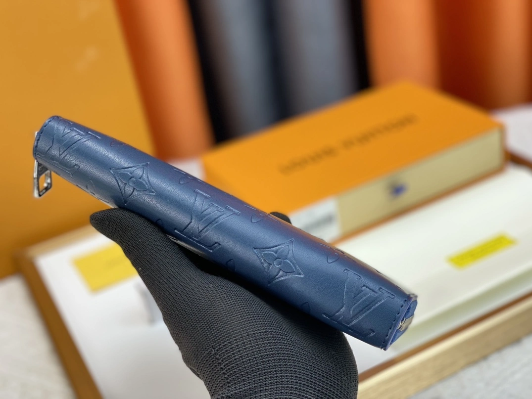 Vibrant 1273 Louis Vuitton LV Wallets - Image 3