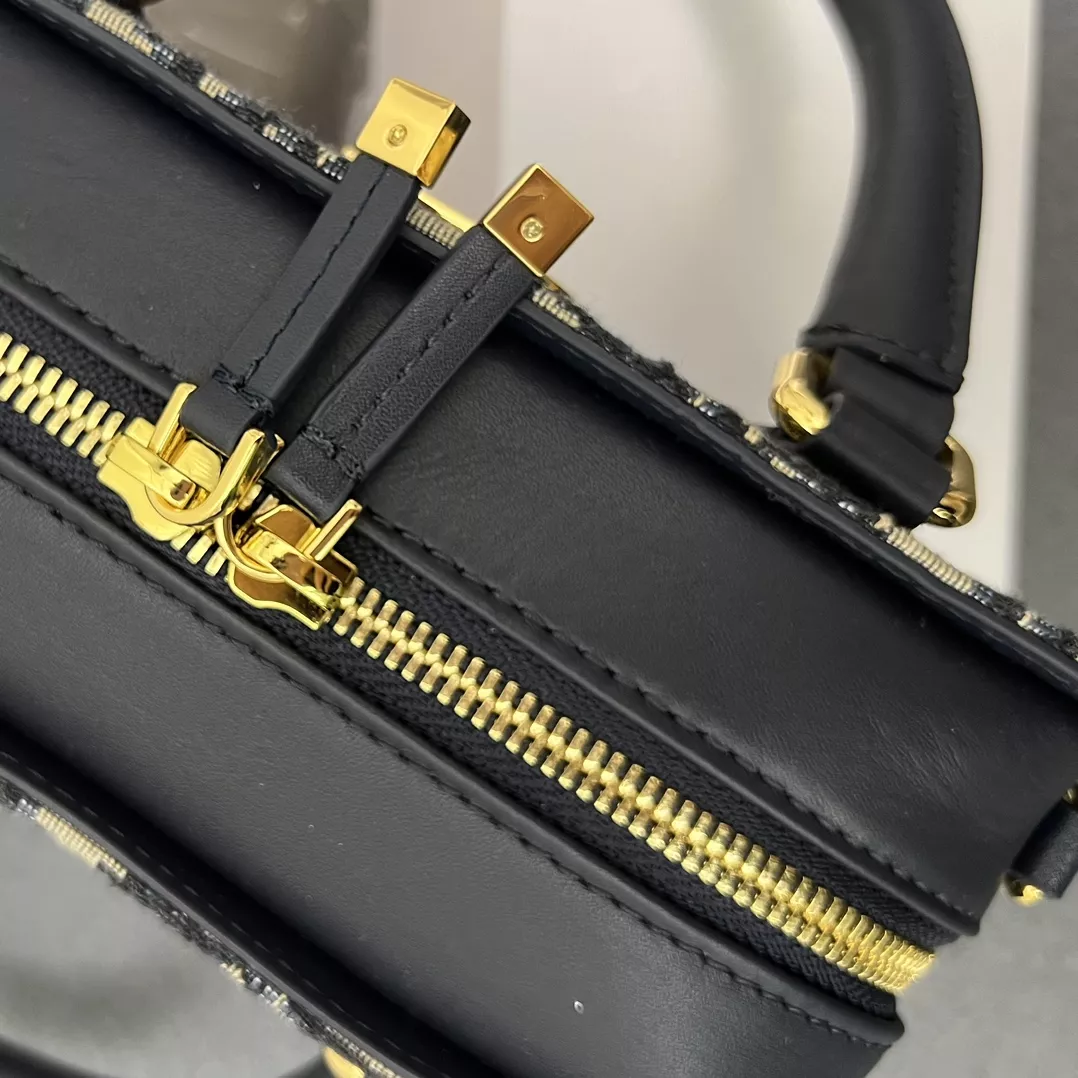 Vibrant 3738 Christian Dior AAA Quality Handbags For Women - Image 7