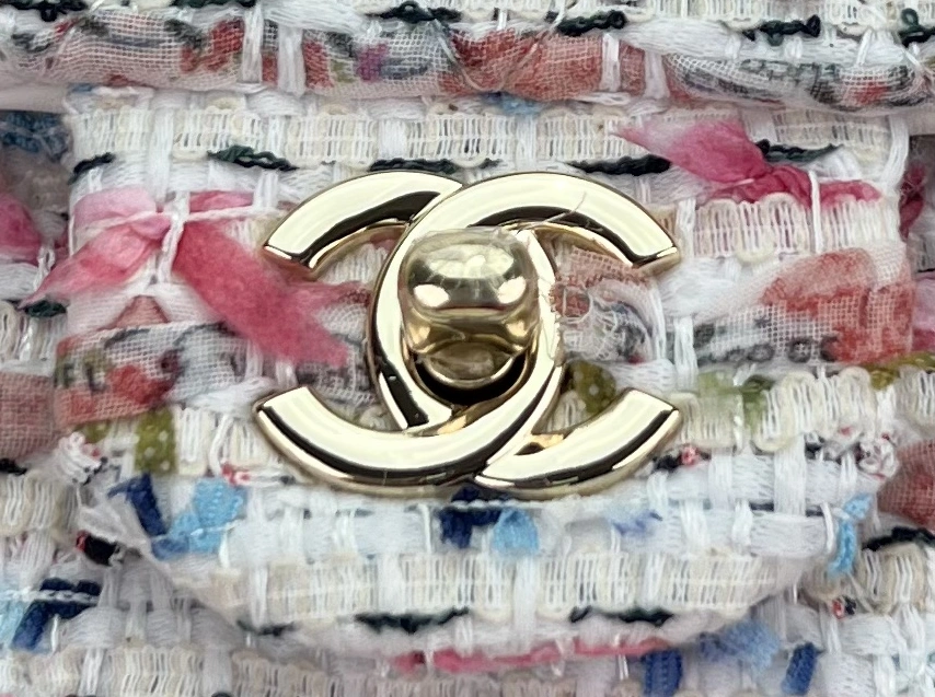 Vibrant 4255 Chanel AAA Quality Messenger Bags For Women - Image 4