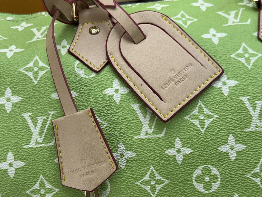 Vibrant 5253 Louis Vuitton Travel Bags - Image 7