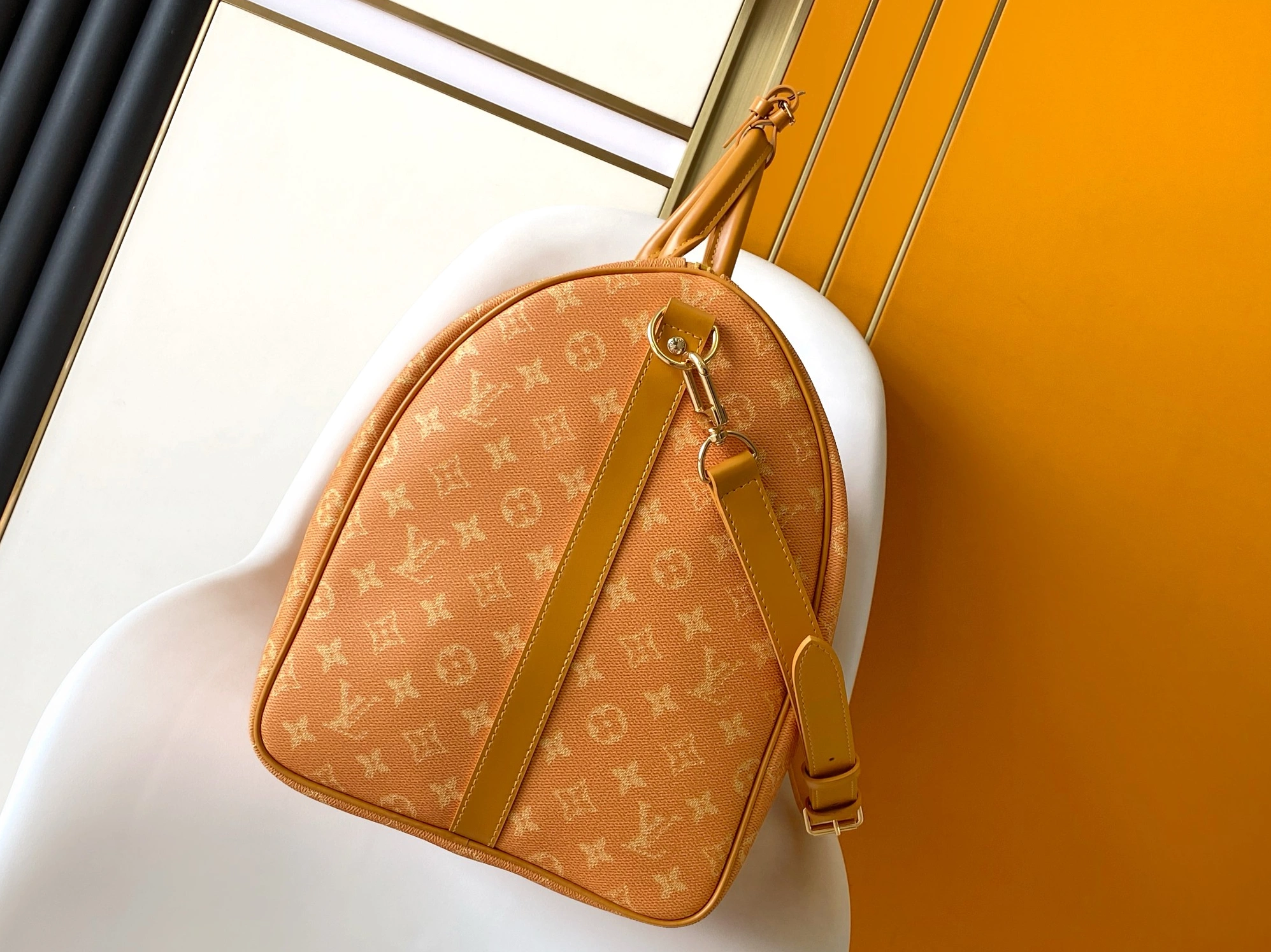 Vibrant 7340 Louis Vuitton Travel Bags - Image 3