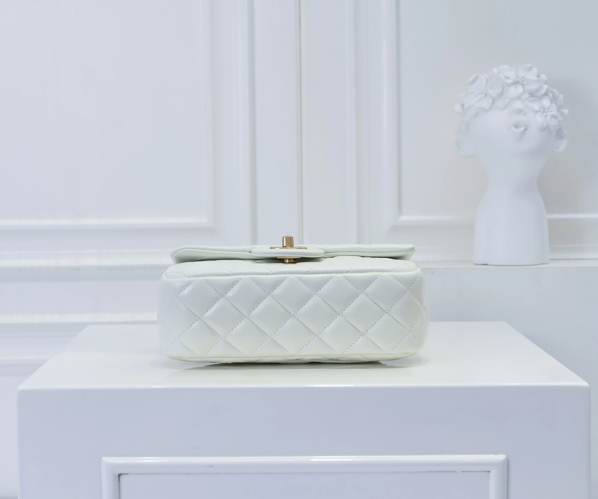 WellDesigned 6025 Chanel AAA Quality Messenger Bags - Image 4