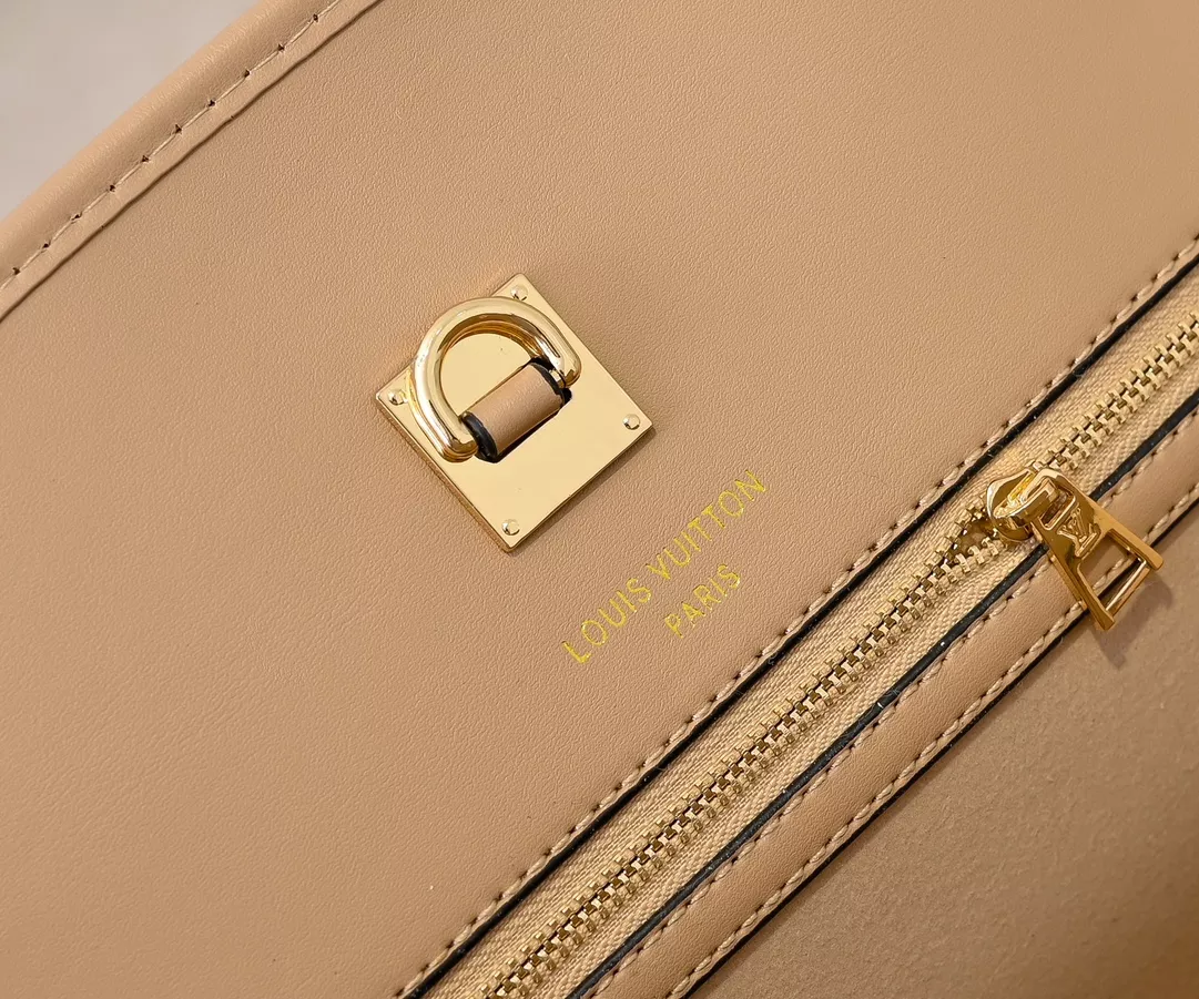 WellDesigned 6674 Louis Vuitton AAA Quality Handbags For Women - Image 7