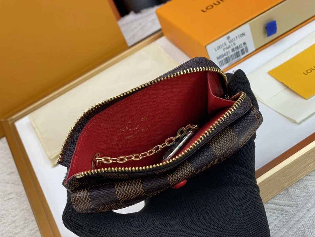 WellDesigned 6676 Louis Vuitton LV Card Case For Women - Image 7