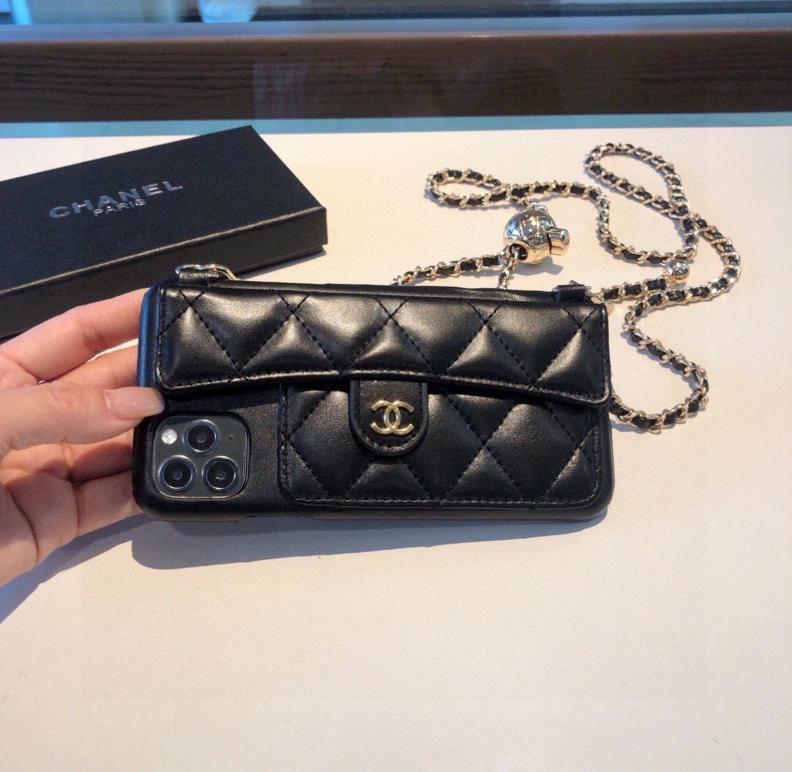 WellDesigned 6856 Chanel iPhone Case - Image 5