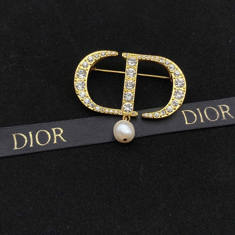 WellDesigned 8076 Dior 30 Montaigne Brooch Metal, Silver Crystals and White Resin Pearls Gold - Image 3
