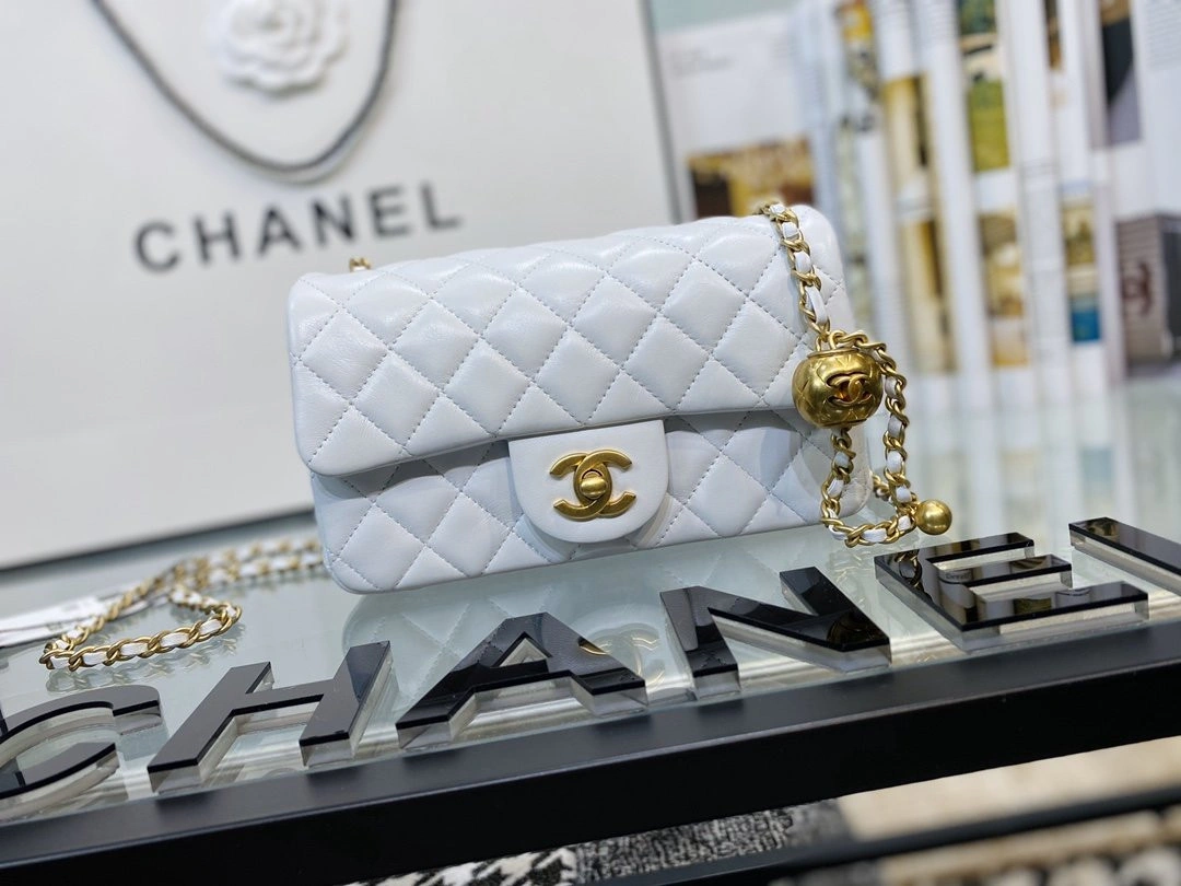 CHANEL FLAP BAG Affordable 705 - Image 4