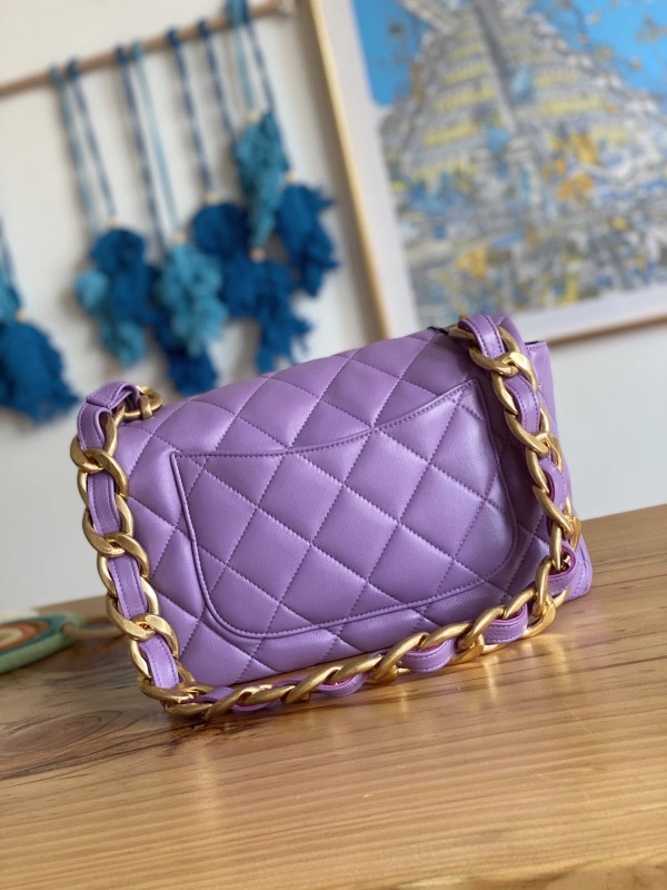 Comfortable CHANEL LARGE FLAP BAG 500 - Image 4