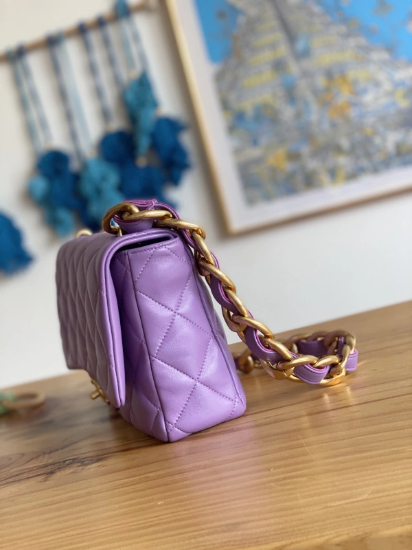 Comfortable CHANEL LARGE FLAP BAG 500 - Image 5