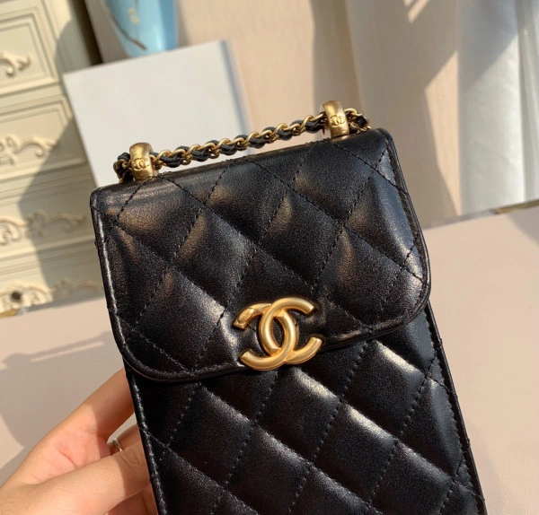 CHANEL PHONE HOLDER WITH CHAIN UrbanStyle 550 - Image 8