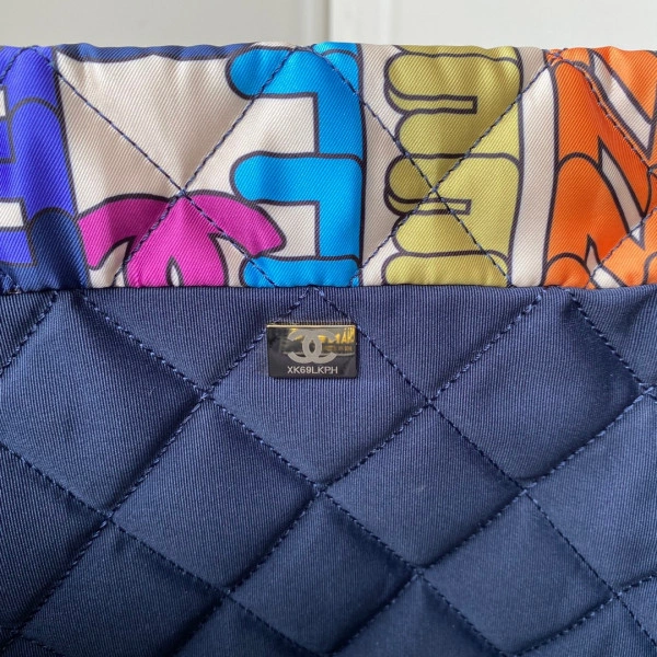 UrbanStyle CHANEL LARGE TOTE 1192 - Image 10