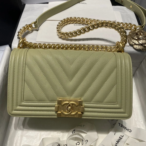Trendy CHANEL BOY BAG 216 - Image 6