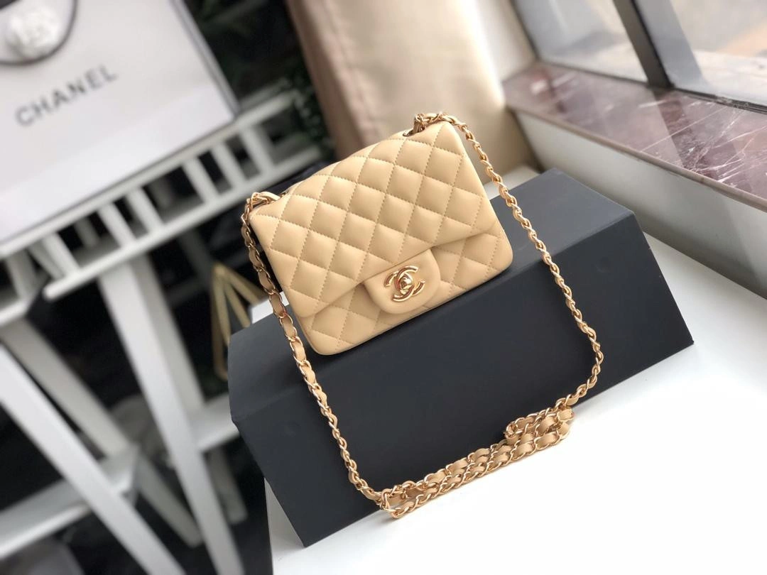 WellDesigned CHANEL FLAP BAG 17CM 808 - Image 8
