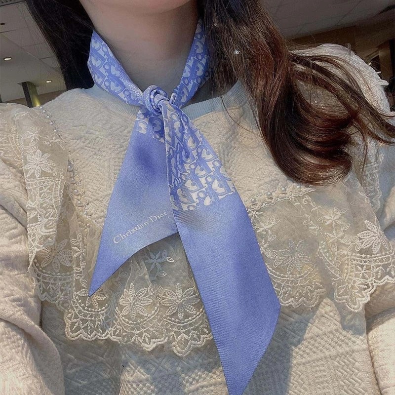 Dior Mitzah Twill 30 Montaigne Houndstooth Motif Silk Blue - Image 3