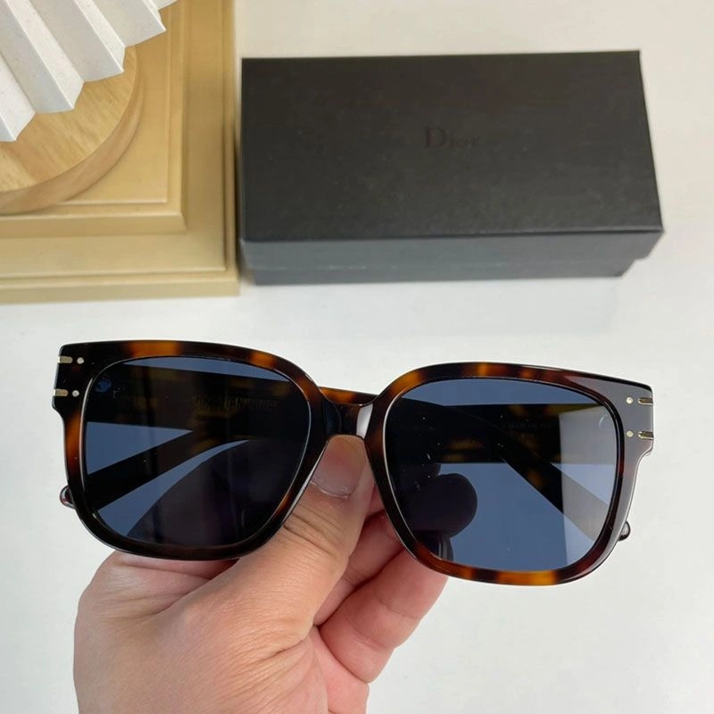 Dior S7F Rectangular Sunglasses - Image 8