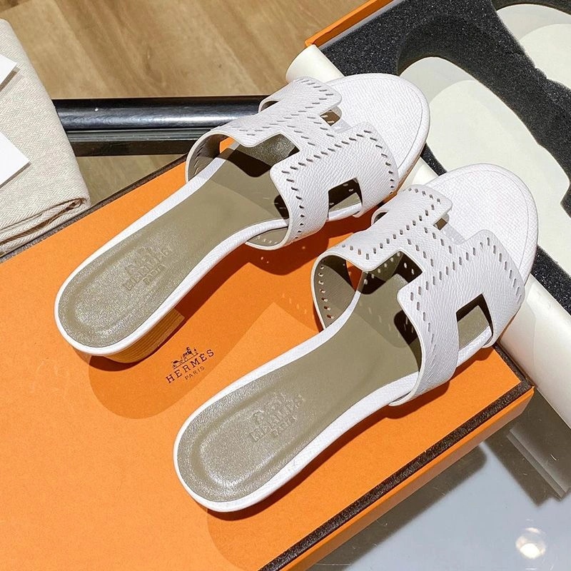 Hermes Oasis Slides Women Hollow Leather In White - Image 3