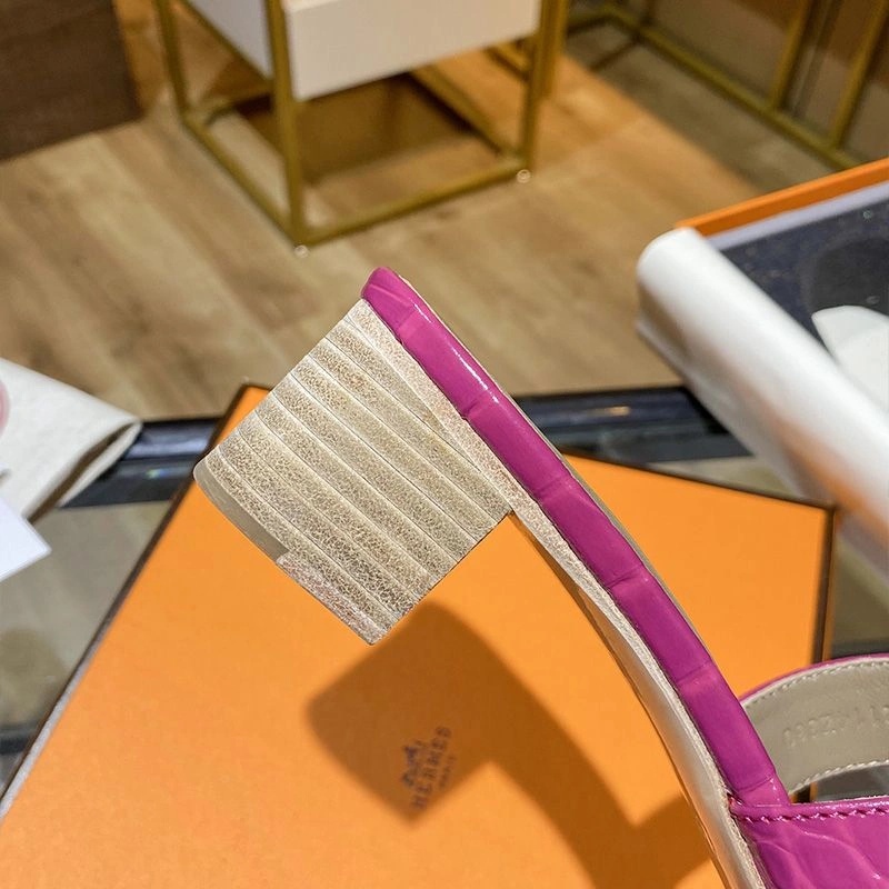 Hermes Oasis Slides Women Alligator Leather In Rose - Image 3