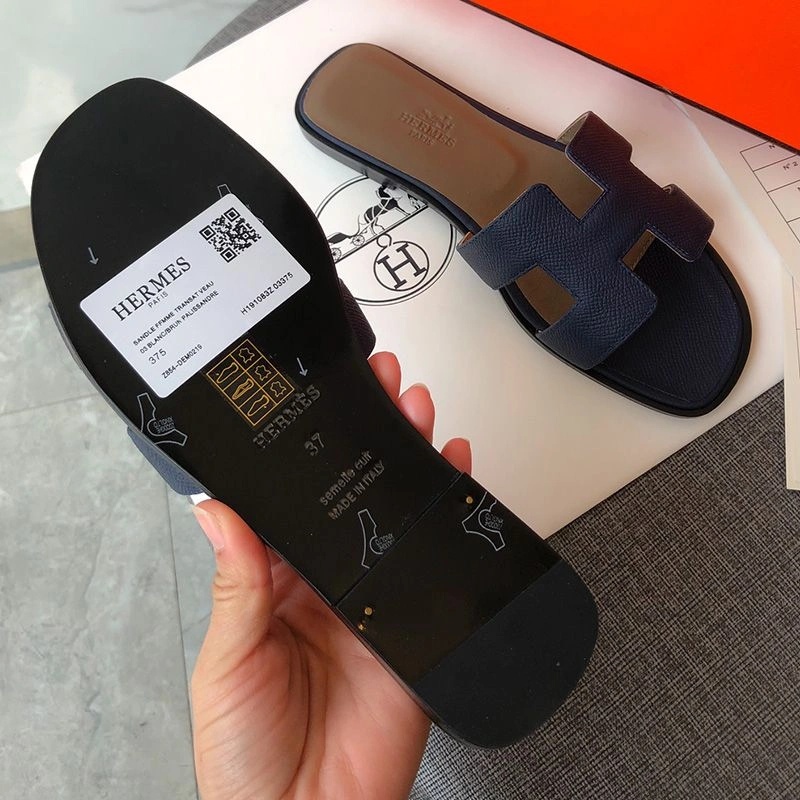 Hermes Oran Slides Women Grain Calfskin In Navy Blue - Image 4