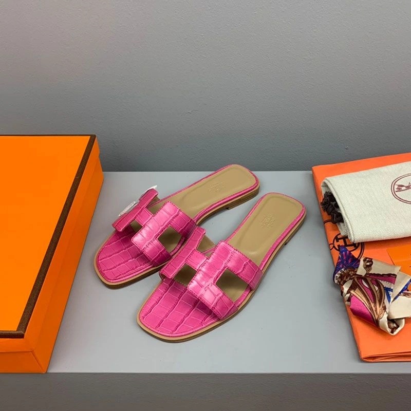 Hermes Oran Slides Women Crocodile Leather In Rose - Image 3