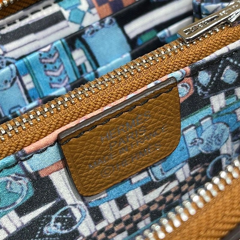 Hermes Silk'In Compact Wallet Epsom Leather In Brown - Image 4