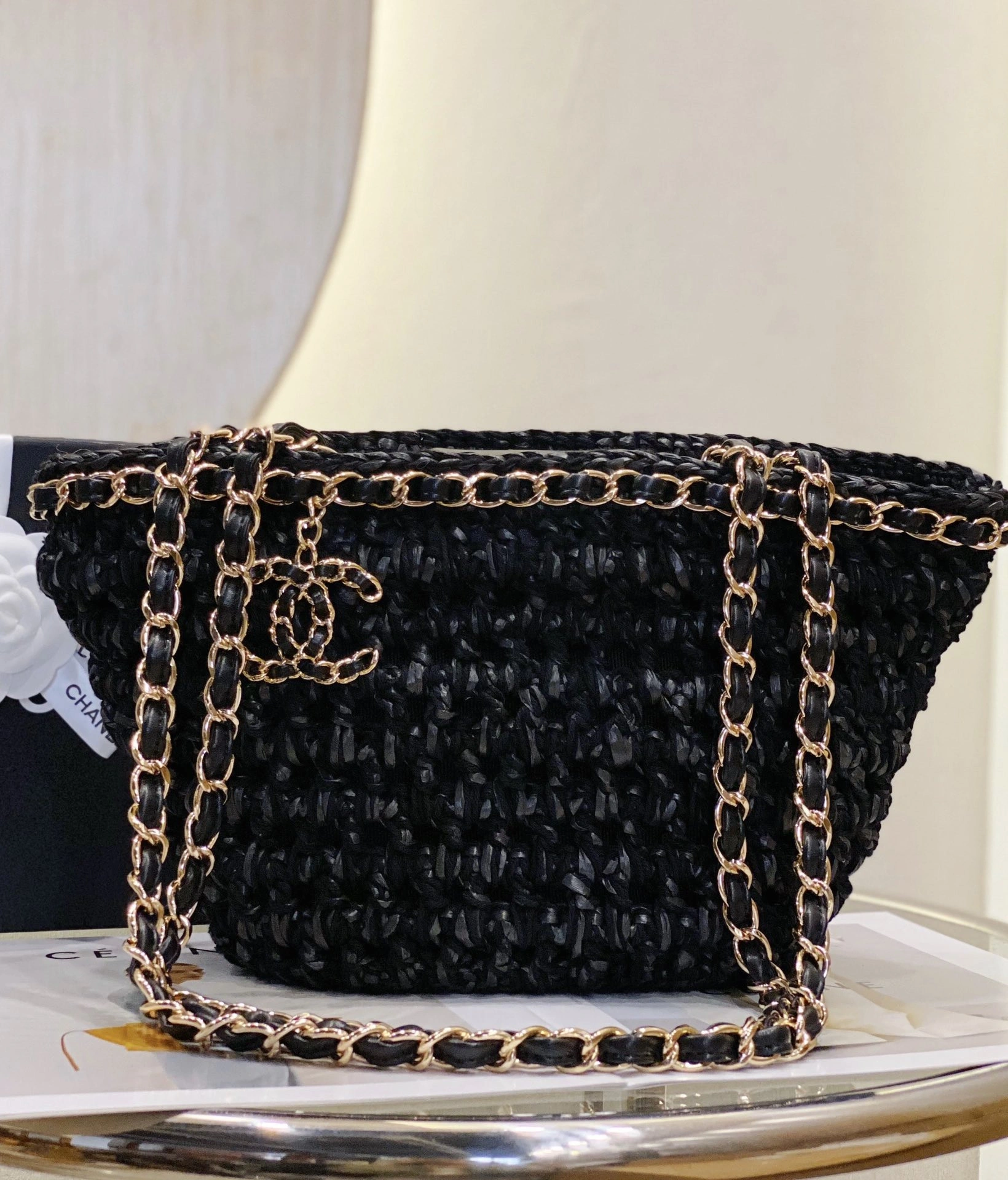 CHANEL SMALL SHOPPING BAG WellDesigned 1135