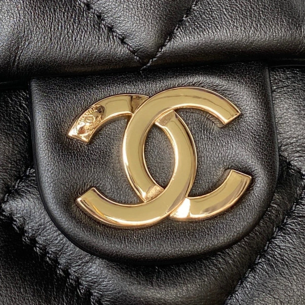SportInspired CHANEL Shopping Bag Shiny Lambskin 1139 - Image 4