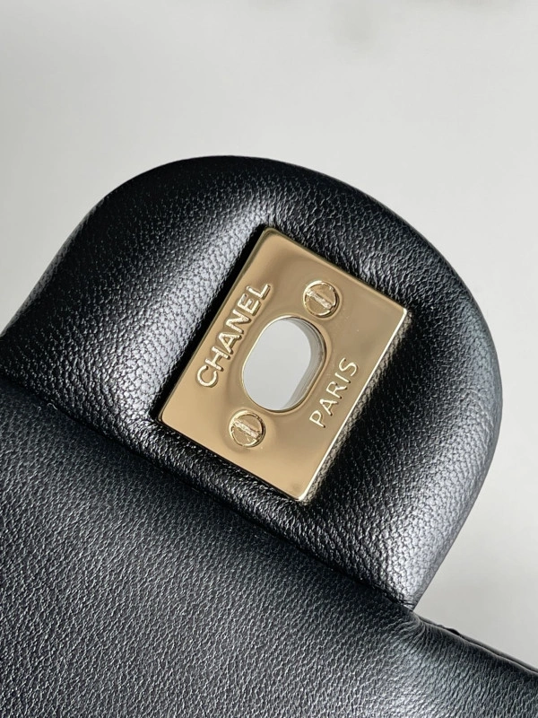 DailyWear CHANEL FLAP BAG 380 - Image 9