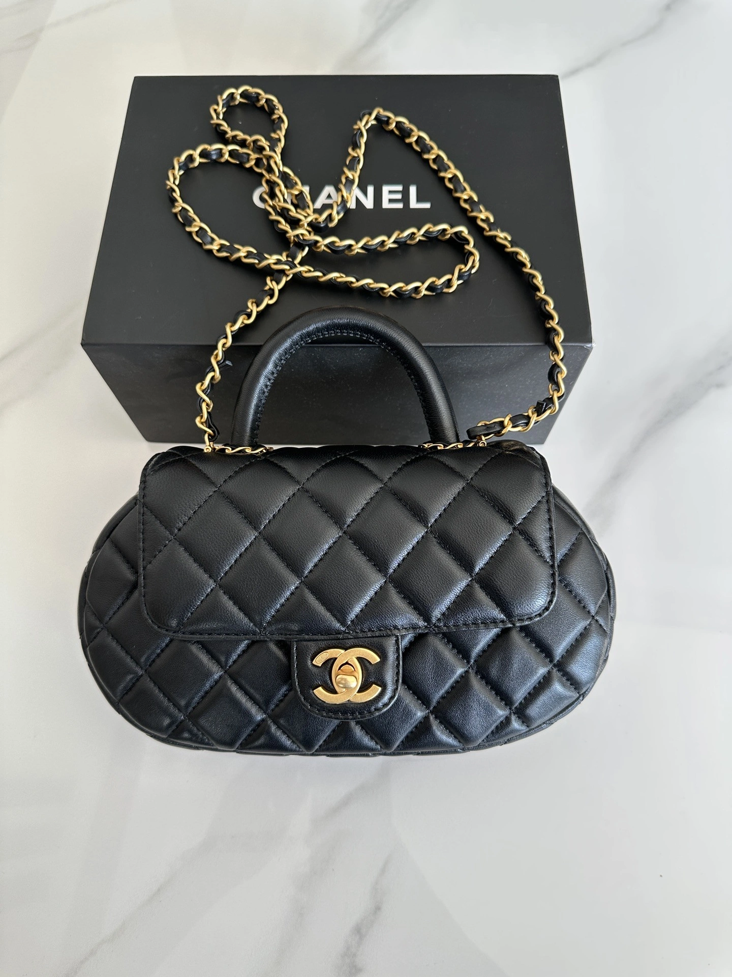 BestValue CHANEL FLAP BAG WITH TOP HANDLE 945