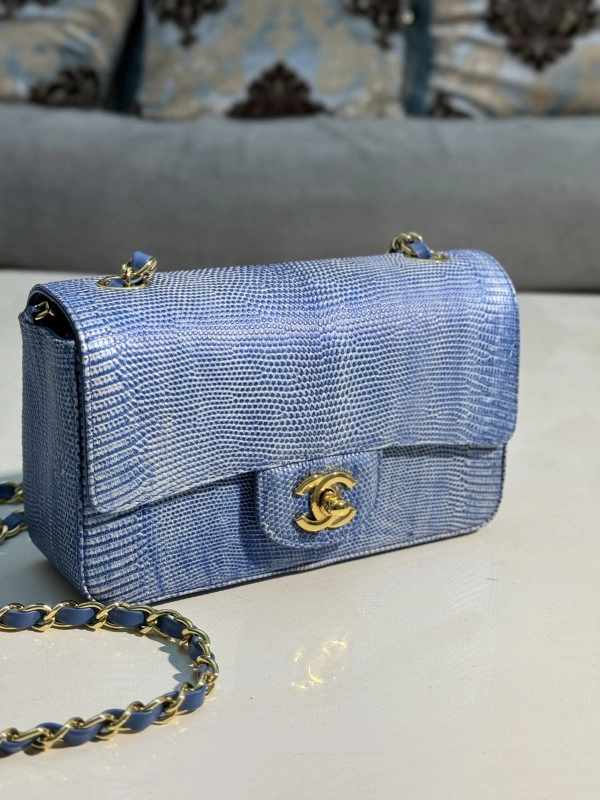 WellDesigned CHANEL FLAP BAG 20CM 329 - Image 3