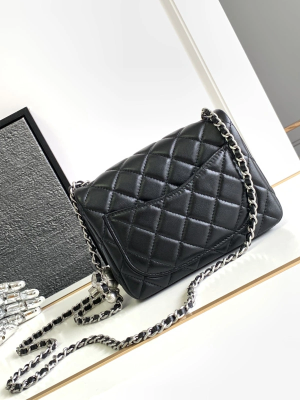 NewStyle CHANEL FLAP BAG 17CM 306 - Image 4