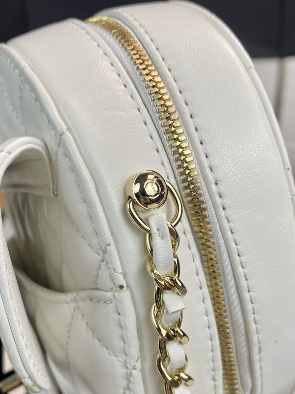 CHANEL Heart Bag-18*16.5*6.5CM AllSeason 1404 - Image 8