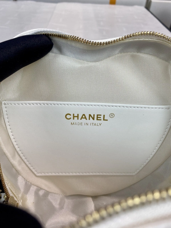 CHANEL Heart Bag-18*16.5*6.5CM AllSeason 1404 - Image 9